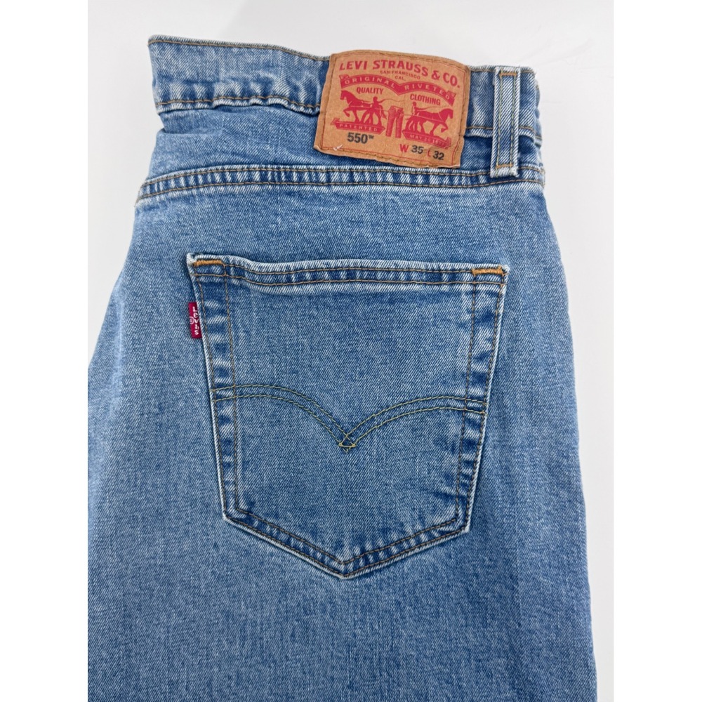 Levi Strauss 550 Relaxed Fit Jeans Men's W35 L32‎ Light Wash Denim - Picture 3 of 5